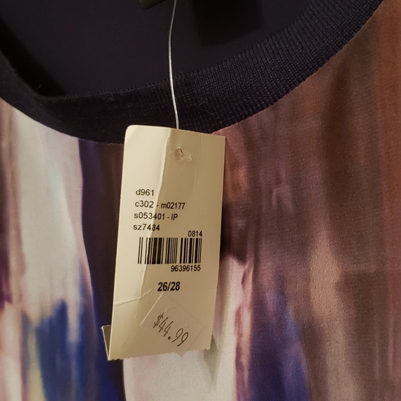 Plus Size Short-Sleeve Blouse - Picture 3 of 4